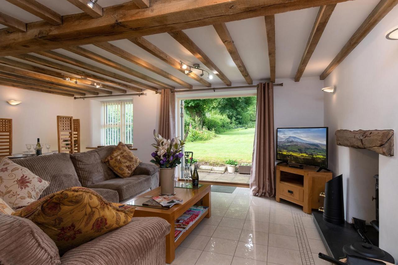 Finest Retreats - The Cottage - Luxury 1 Bed Cottage Rhydymwyn エクステリア 写真