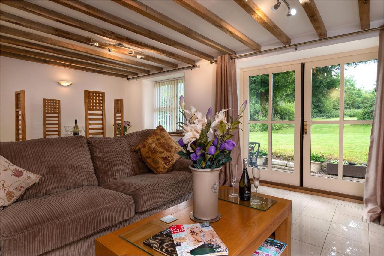 Finest Retreats - The Cottage - Luxury 1 Bed Cottage Rhydymwyn エクステリア 写真